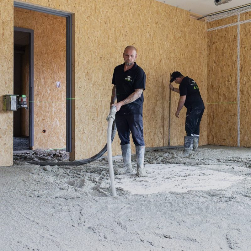 isolatiebeton storten in een bedrijfspand